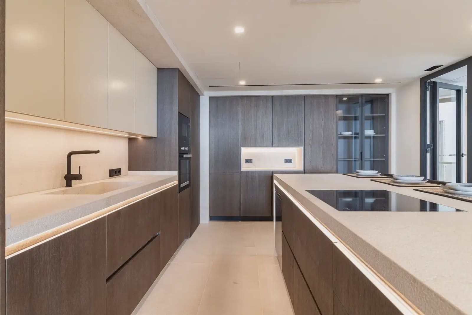 4 bedroom Flat for sale in Calvia with garage - € 1,678,550 (Ref: 9971571)