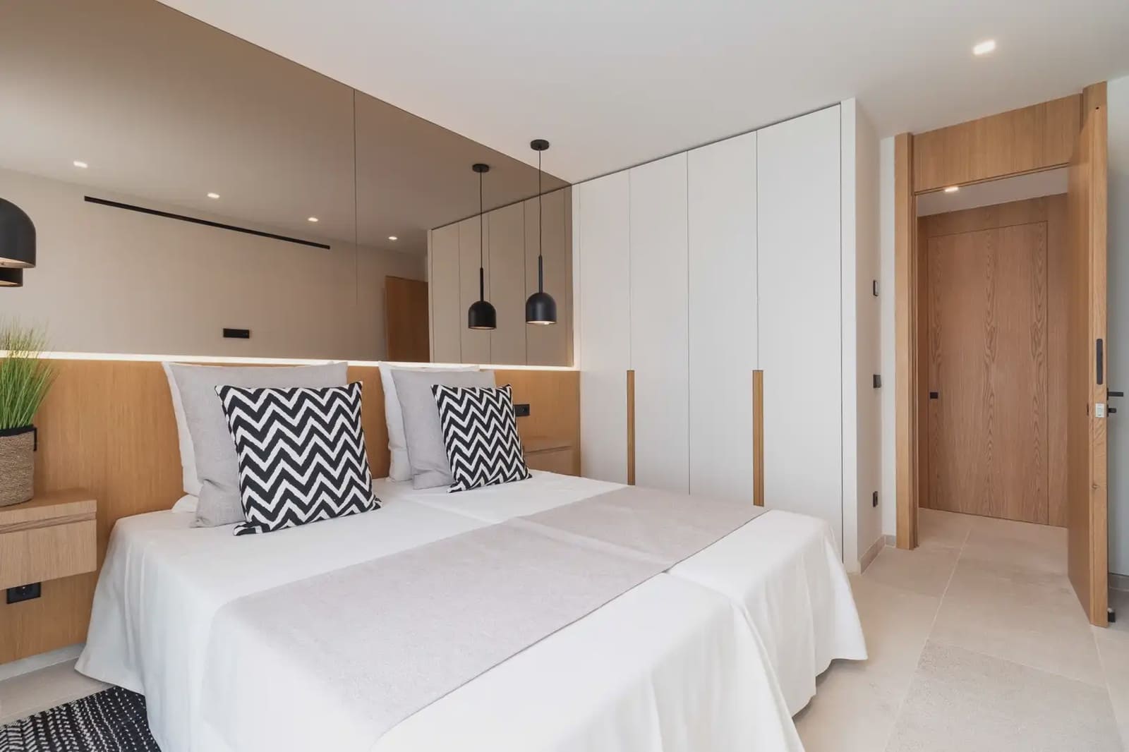 4 bedroom Flat for sale in Calvia with garage - € 1,678,550 (Ref: 9971571)