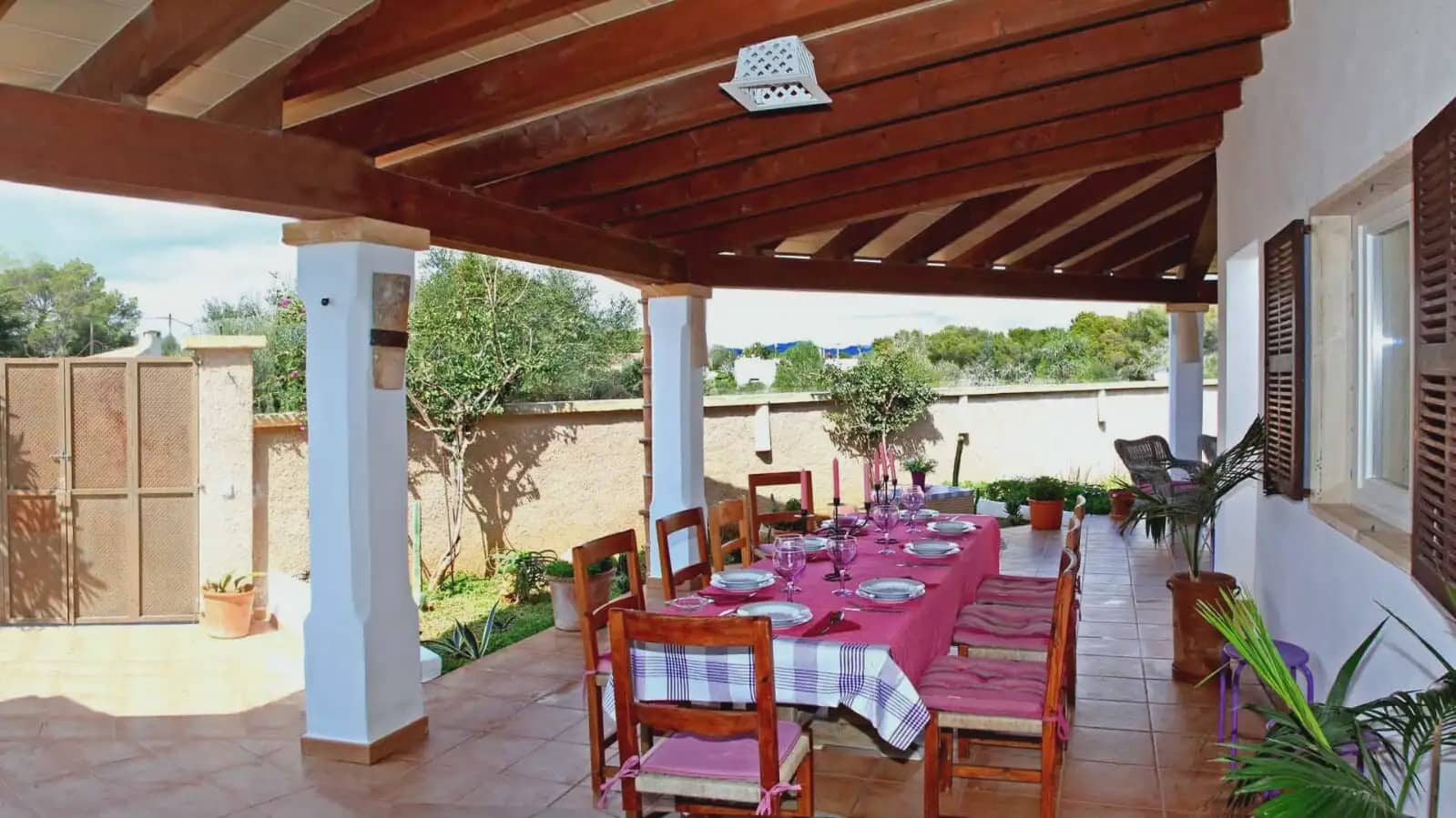 4 bedroom Finca/Country House for rent in Santanyi with garage - € 2,000 (Ref: 9971572)