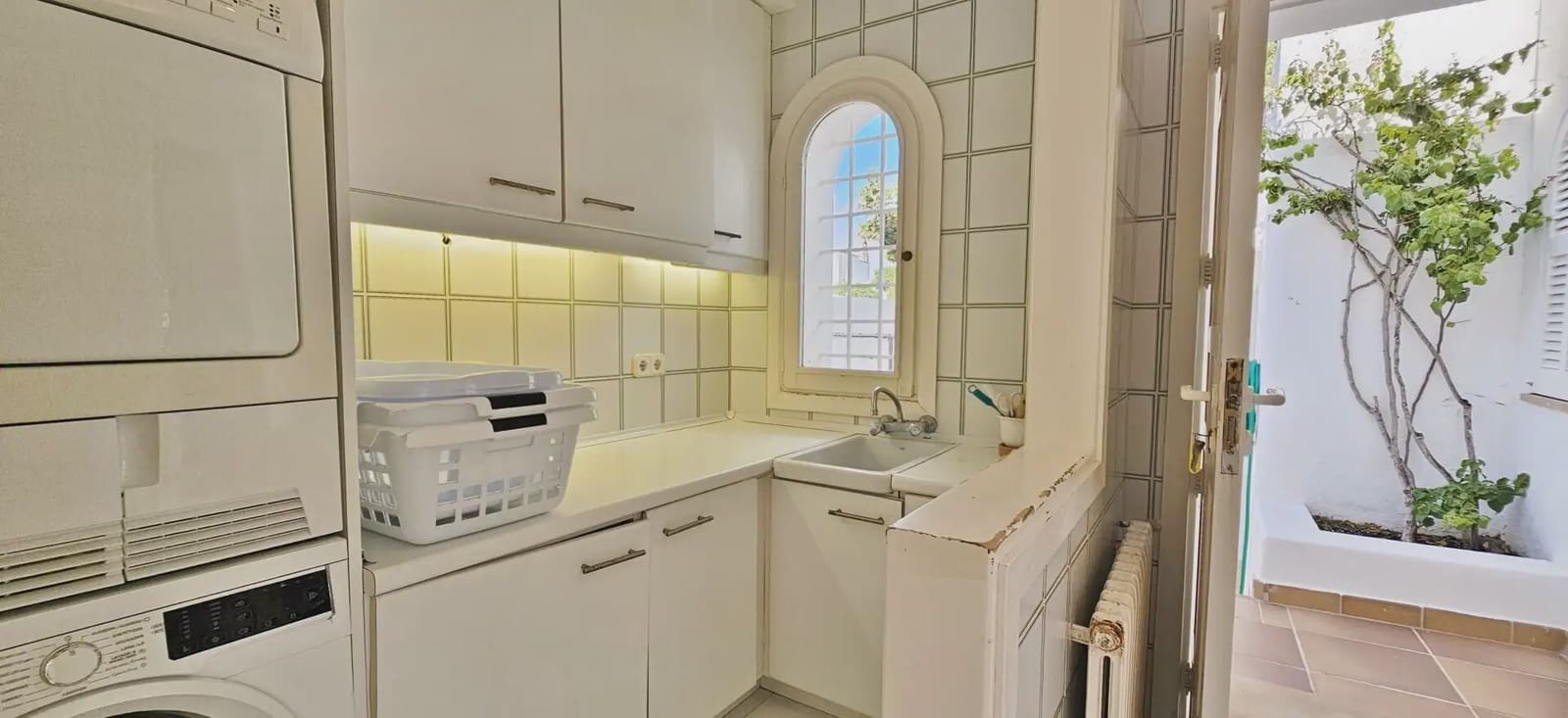 8 bedroom Villa for sale in Santanyi with pool - € 6,400,000 (Ref: 9971576)