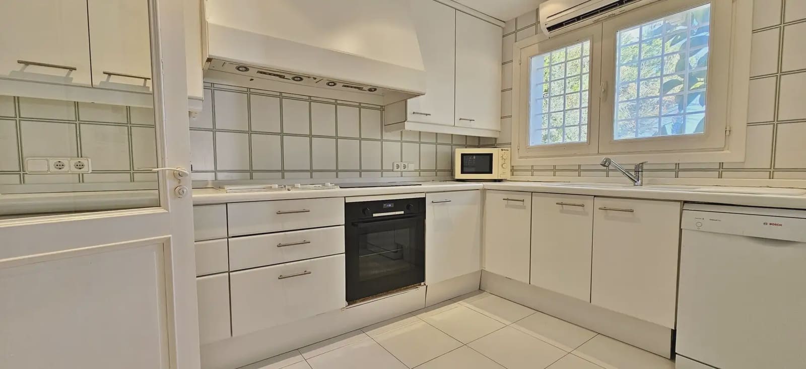 8 bedroom Villa for sale in Santanyi with pool - € 6,400,000 (Ref: 9971576)