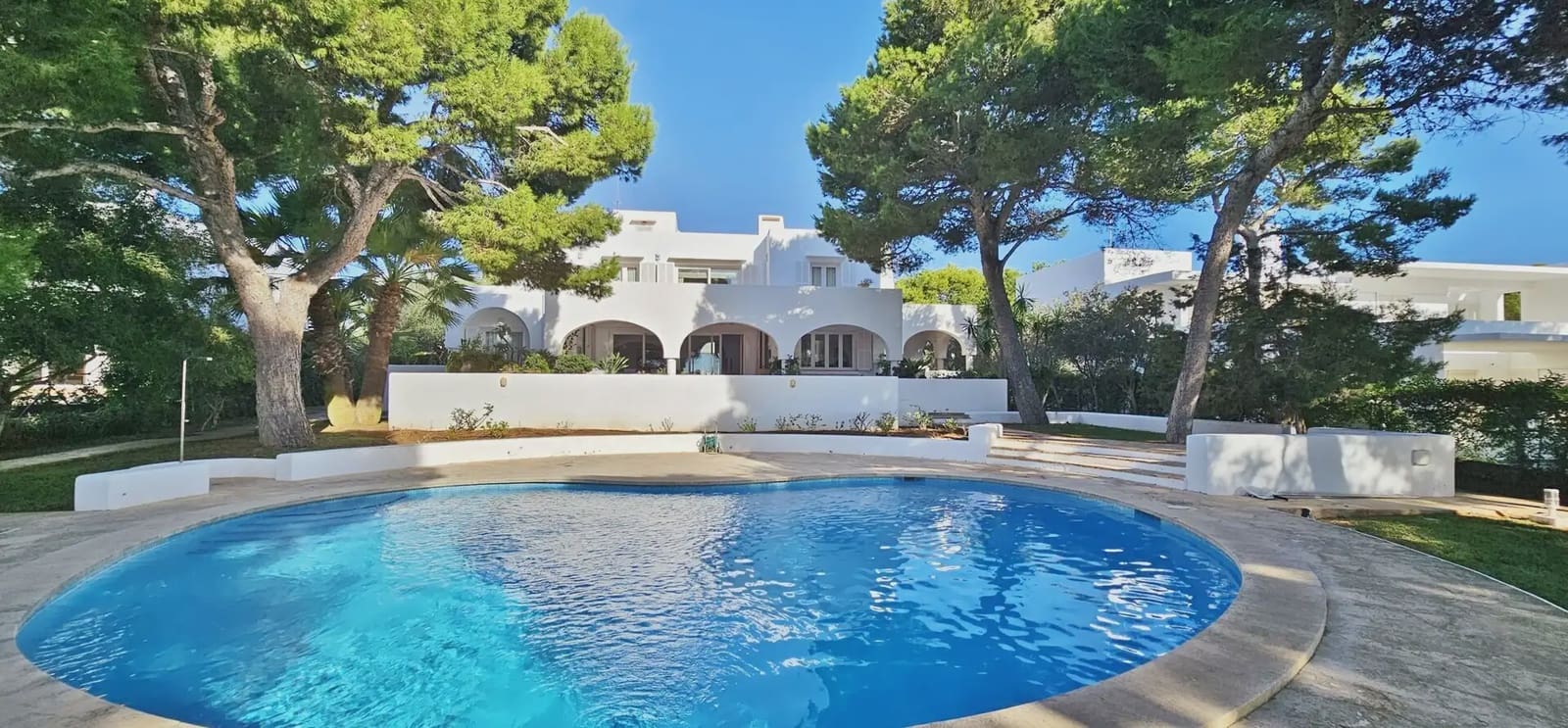 8 bedroom Villa for sale in Santanyi with pool - € 6,400,000 (Ref: 9971576)