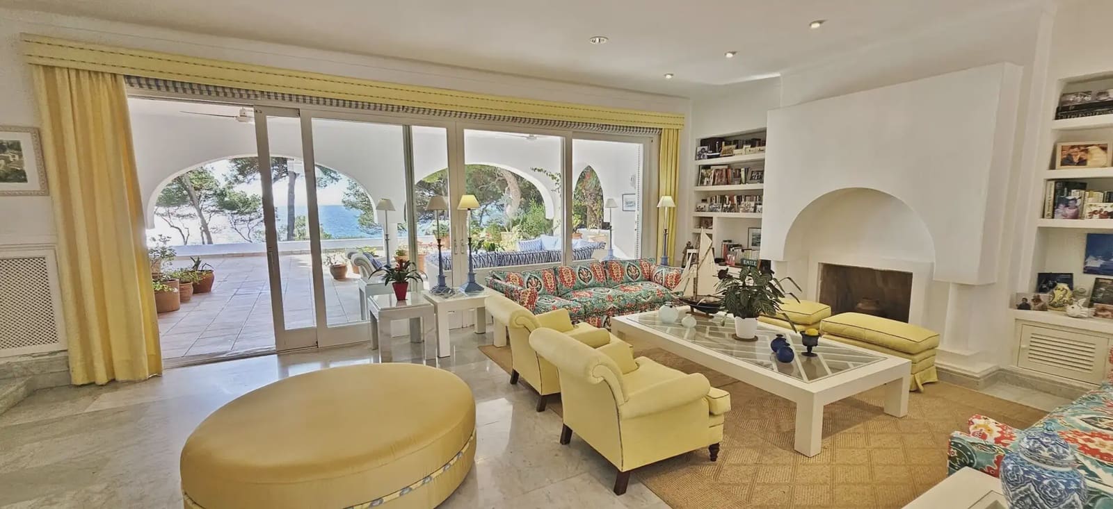 8 bedroom Villa for sale in Santanyi with pool - € 6,400,000 (Ref: 9971576)