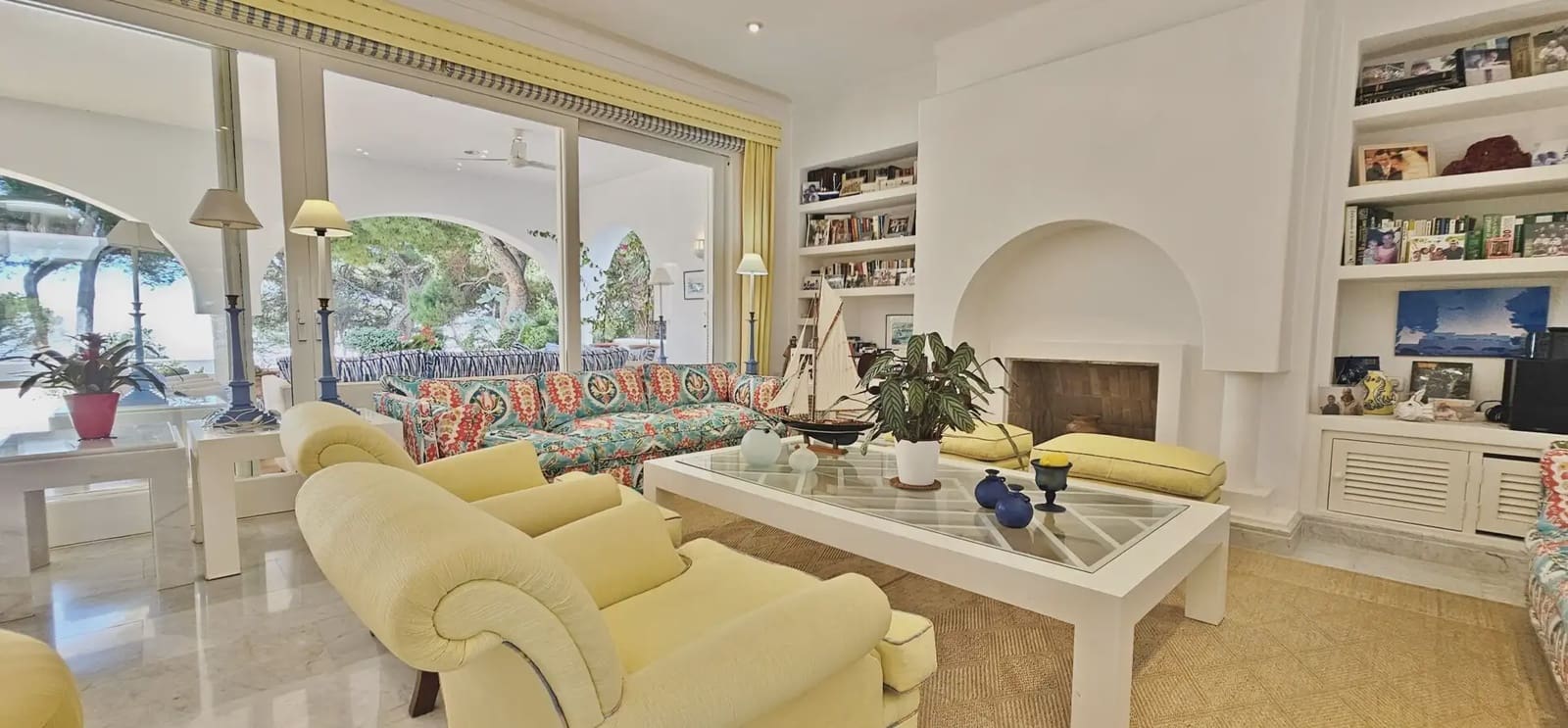 8 bedroom Villa for sale in Santanyi with pool - € 6,400,000 (Ref: 9971576)