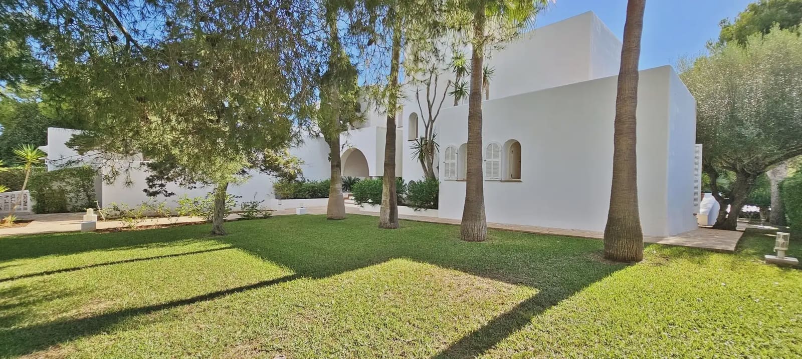 8 bedroom Villa for sale in Santanyi with pool - € 6,400,000 (Ref: 9971576)