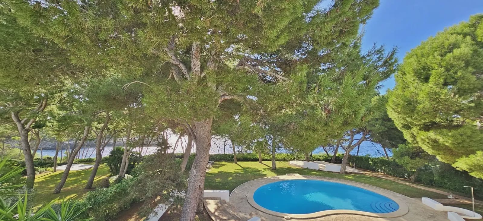 8 bedroom Villa for sale in Santanyi with pool - € 6,400,000 (Ref: 9971576)