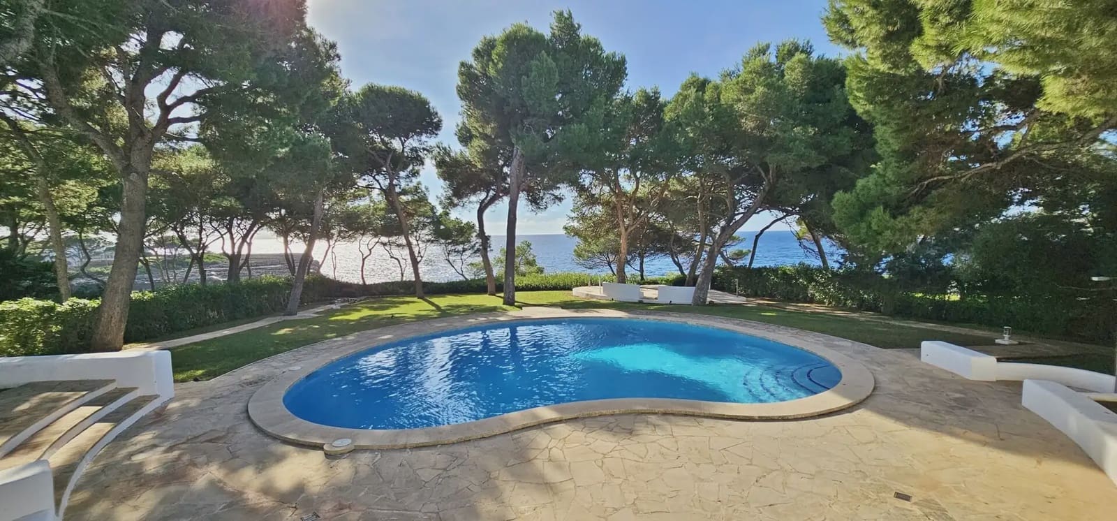 8 bedroom Villa for sale in Santanyi with pool - € 6,400,000 (Ref: 9971576)
