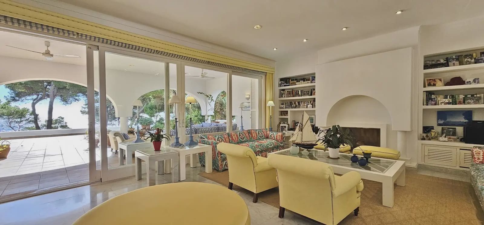 8 bedroom Villa for sale in Santanyi with pool - € 6,400,000 (Ref: 9971576)