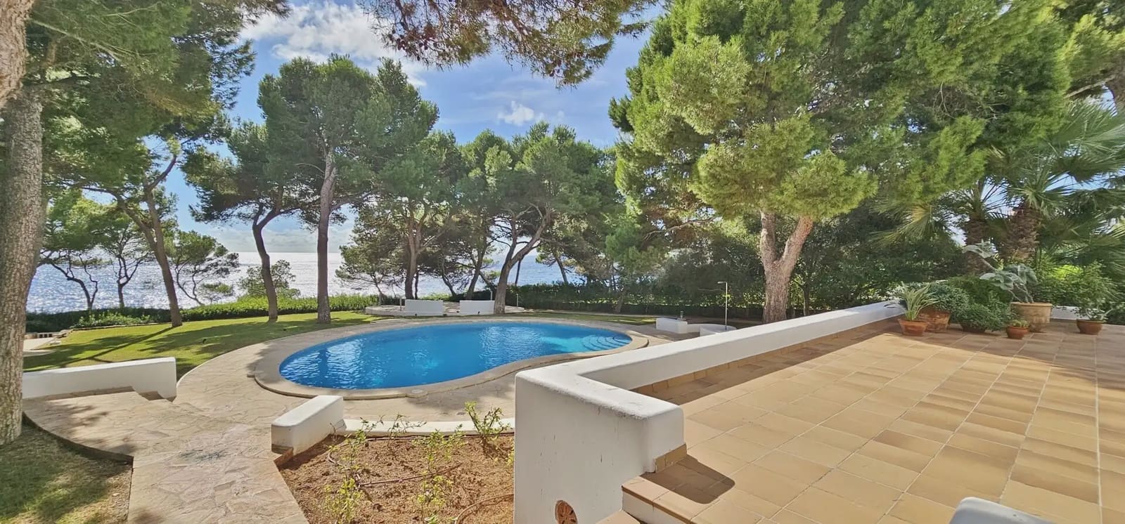 8 bedroom Villa for sale in Santanyi with pool - € 6,400,000 (Ref: 9971576)