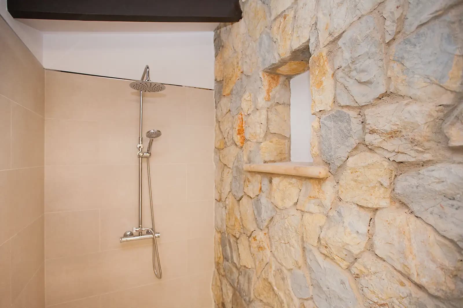 4 bedroom Villa for sale in Esporles with garage - € 1,600,000 (Ref: 9971584)