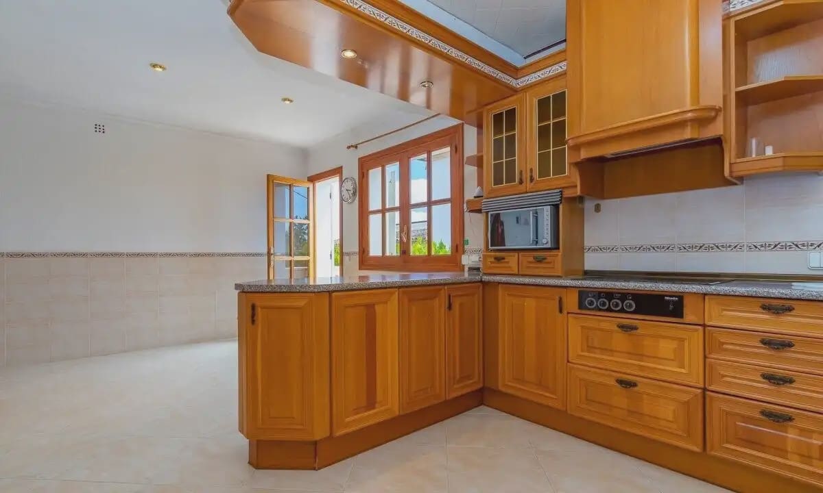 6 soveværelse Villa til salg i Palma de Mallorca med swimmingpool - € 1.590.000 (Ref: 9971588)
