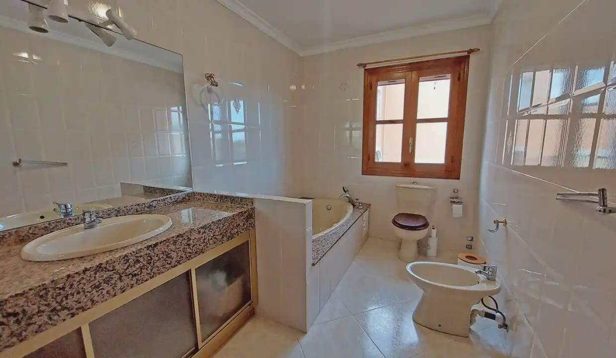 6 soveværelse Villa til salg i Palma de Mallorca med swimmingpool - € 1.590.000 (Ref: 9971588)