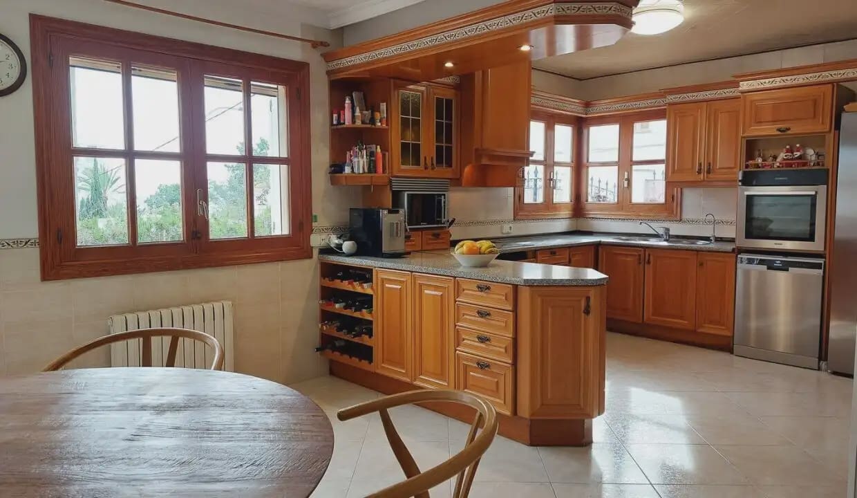 6 soveværelse Villa til salg i Palma de Mallorca med swimmingpool - € 1.590.000 (Ref: 9971588)
