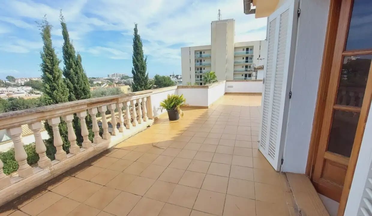 6 soveværelse Villa til salg i Palma de Mallorca med swimmingpool - € 1.590.000 (Ref: 9971588)