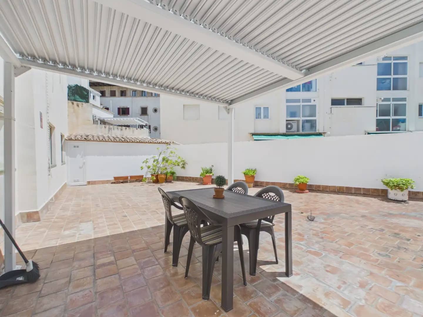 3 bedroom Flat for rent in Palma de Mallorca - € 2,150 (Ref: 9971590)