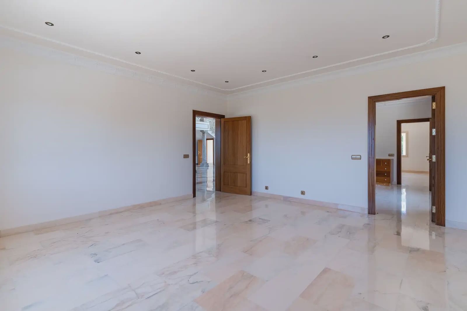 4 bedroom Villa for sale in Muro with pool - € 3,000,000 (Ref: 9971591)
