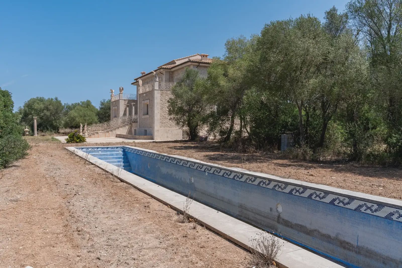 4 bedroom Villa for sale in Muro with pool - € 3,000,000 (Ref: 9971591)