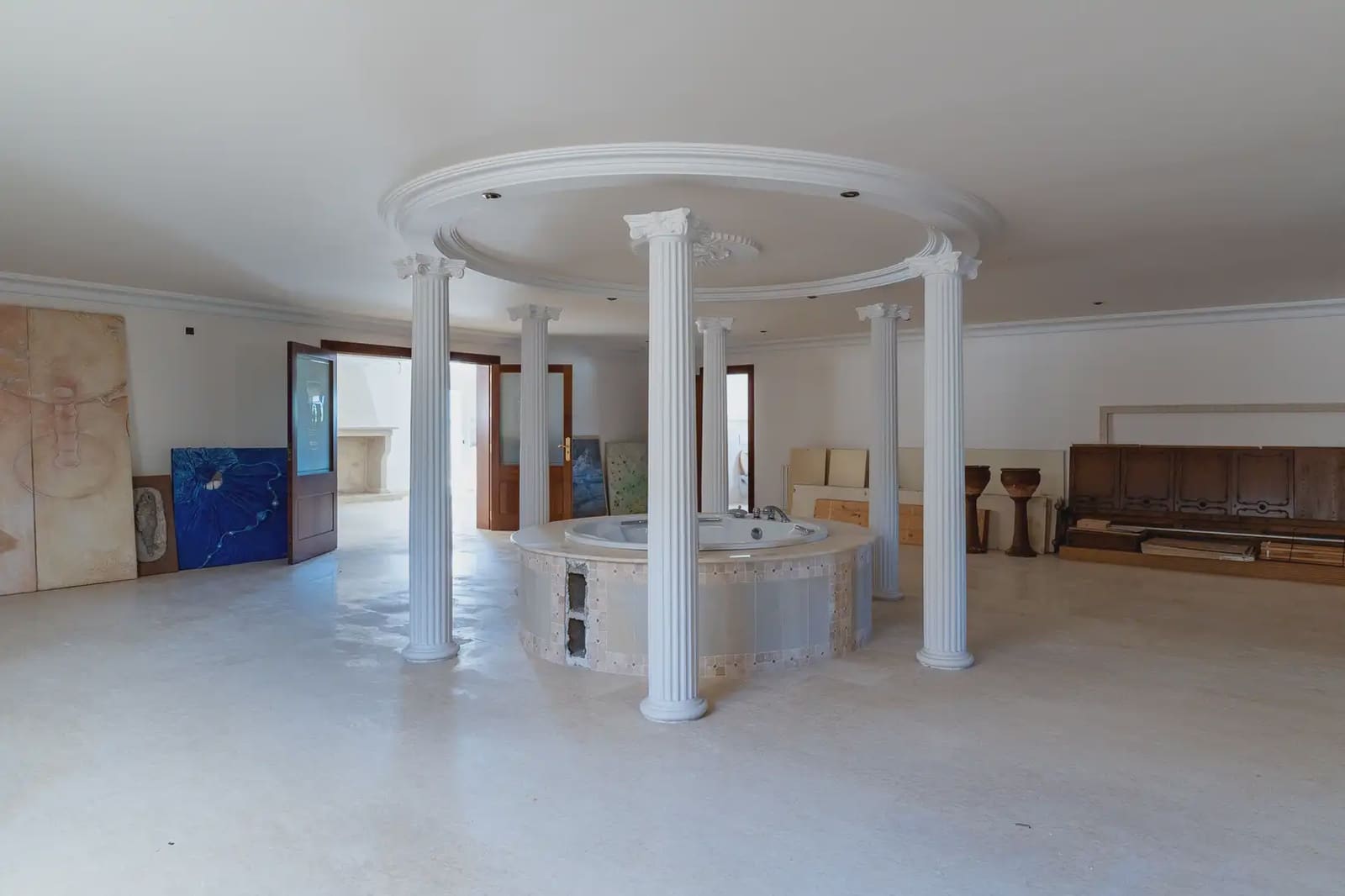 4 bedroom Villa for sale in Muro with pool - € 3,000,000 (Ref: 9971591)