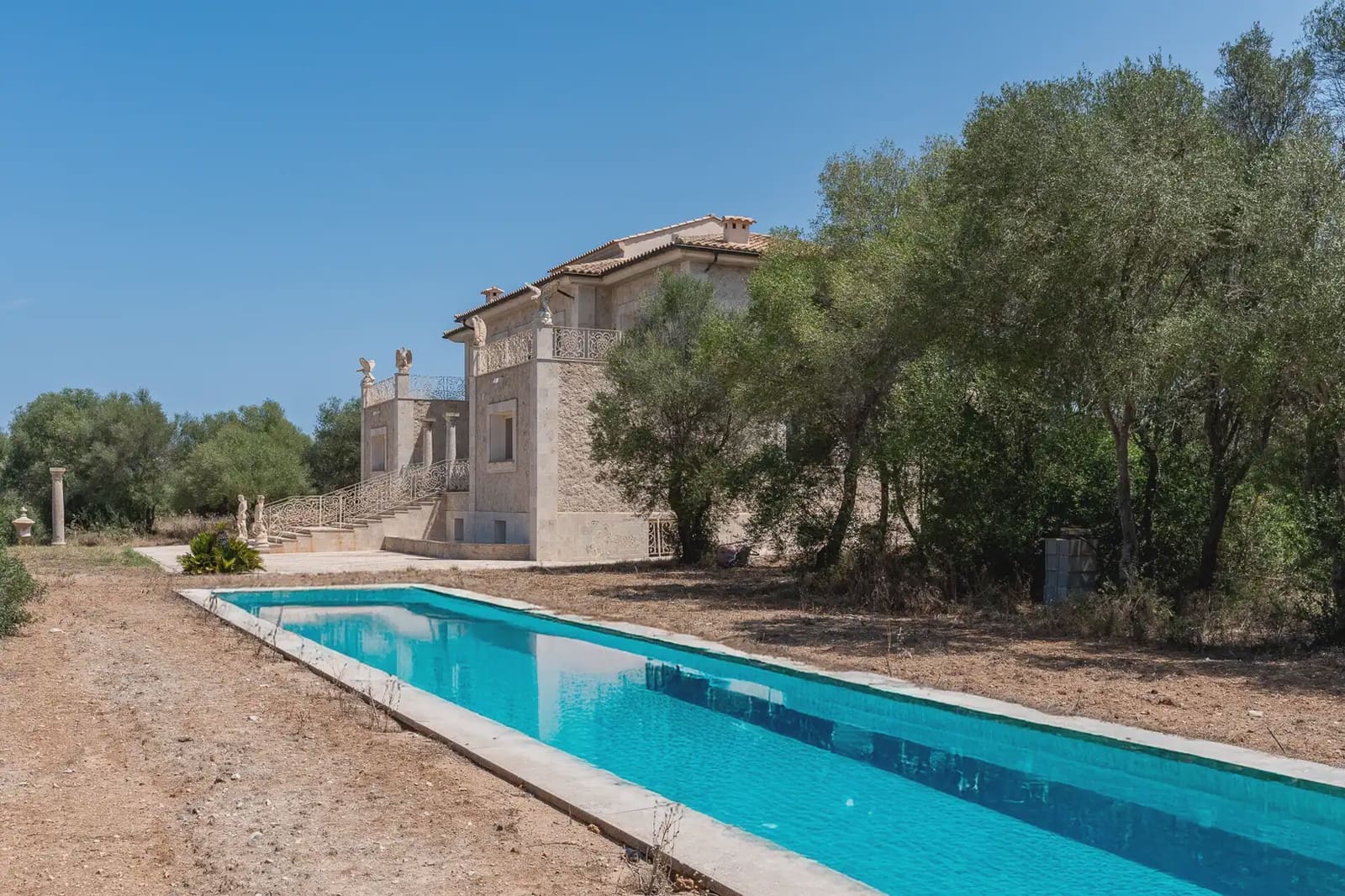 4 bedroom Villa for sale in Muro with pool - € 3,000,000 (Ref: 9971591)