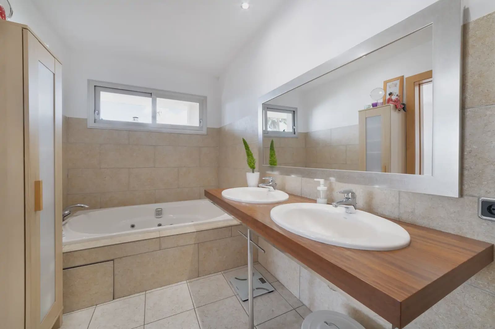 5 bedroom Villa for sale in Marratxi with pool garage - € 1,595,000 (Ref: 9971592)