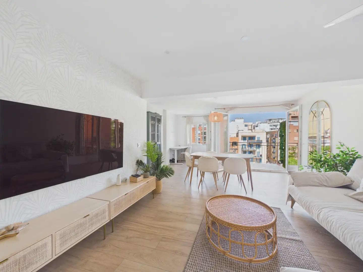 2 soveværelse Lejlighed til leje i Palma de Mallorca - € 1.800 (Ref: 9971600)