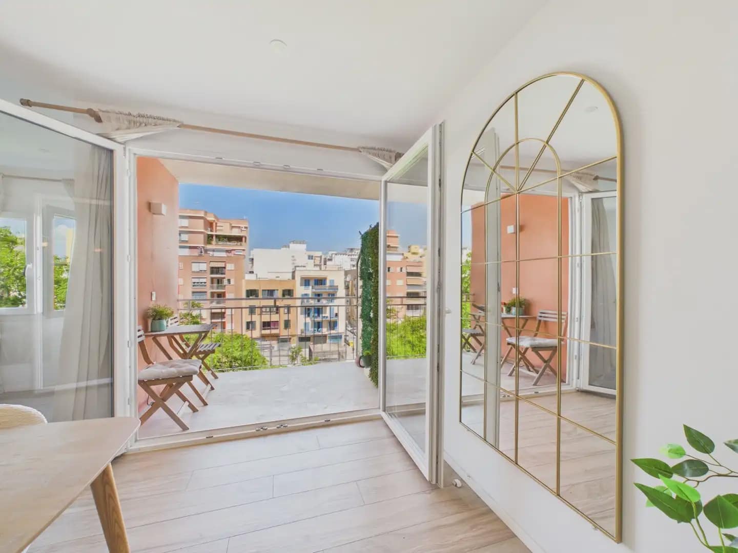 2 soveværelse Lejlighed til leje i Palma de Mallorca - € 1.800 (Ref: 9971600)