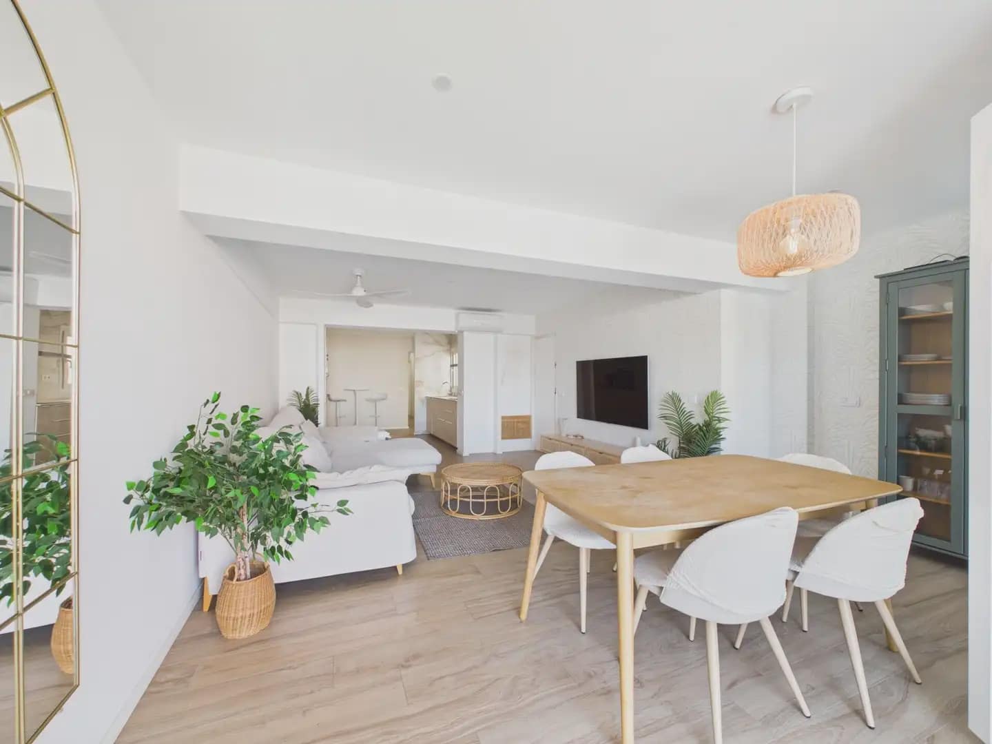 2 soveværelse Lejlighed til leje i Palma de Mallorca - € 1.800 (Ref: 9971600)