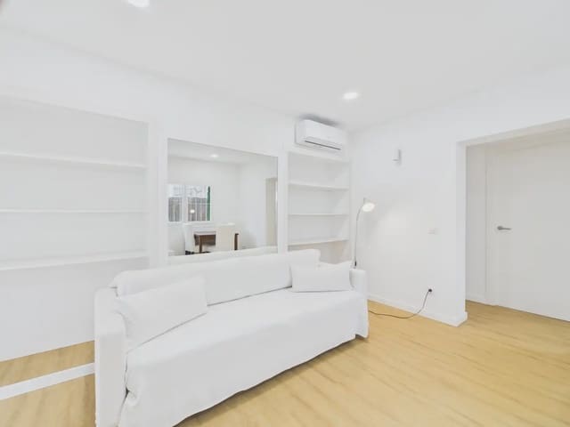 2 soverom Leilighet til leie i El Terreno, Palma de Mallorca - € 1 400 (Ref: 9976024)