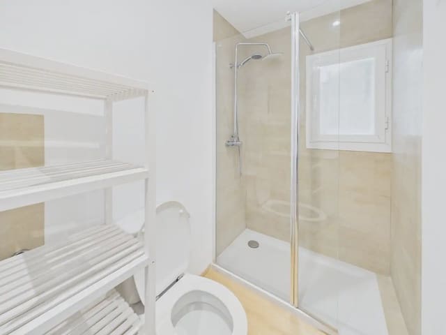 2 soverom Leilighet til leie i El Terreno, Palma de Mallorca - € 1 400 (Ref: 9976024)