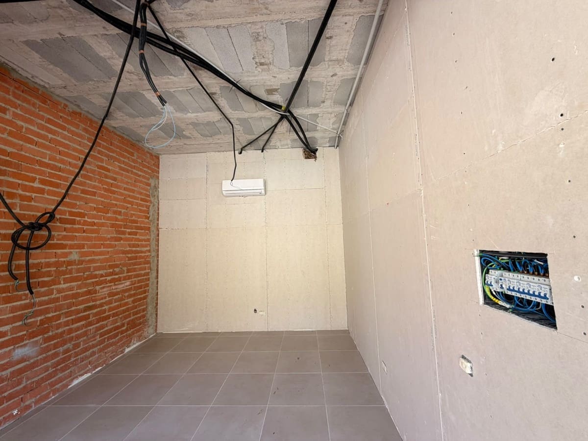Komercyjne do wynajęcia w San Roque - 480 € (Ref: 10156199)