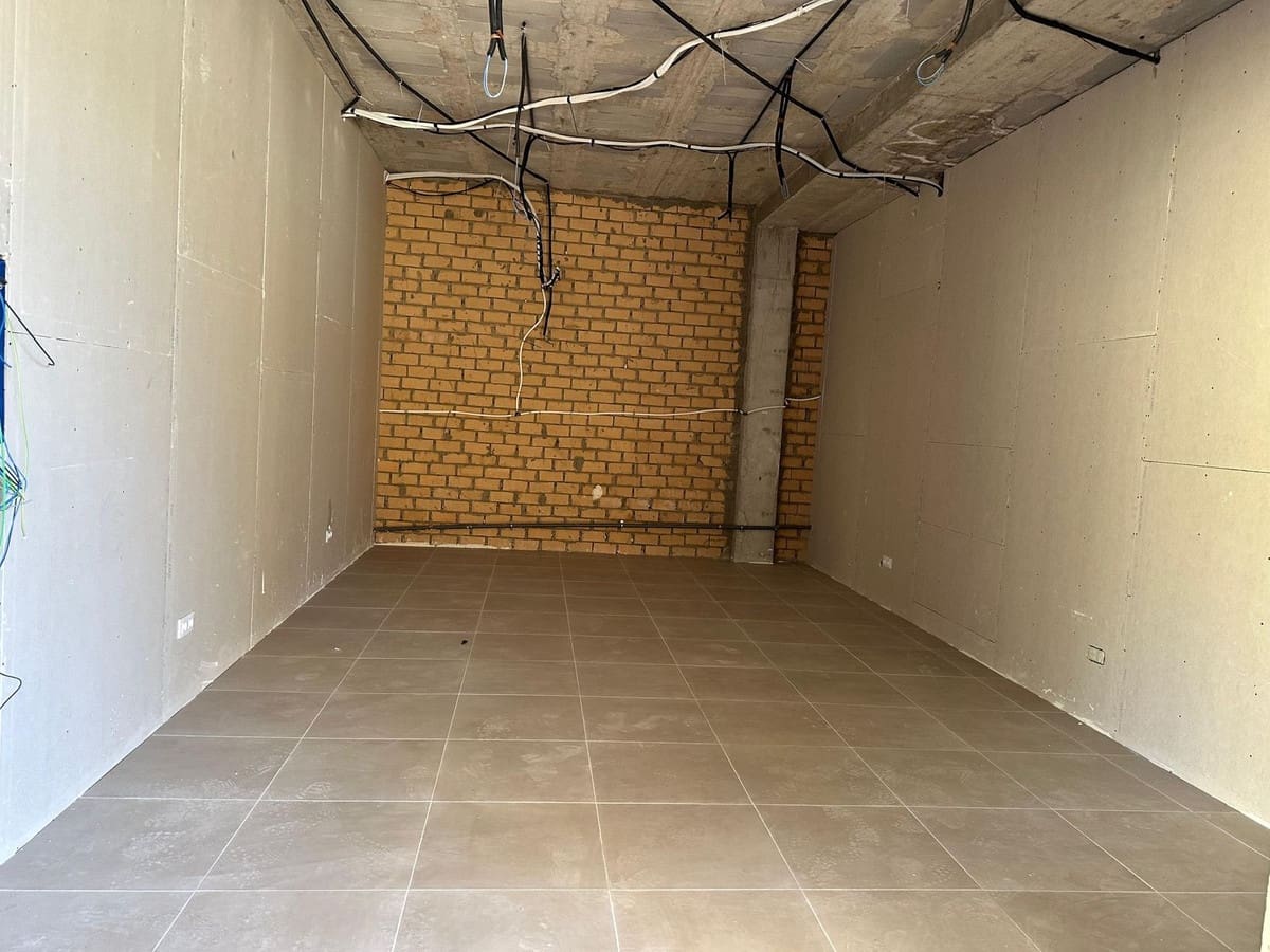 Komercyjne do wynajęcia w San Roque - 480 € (Ref: 10156199)
