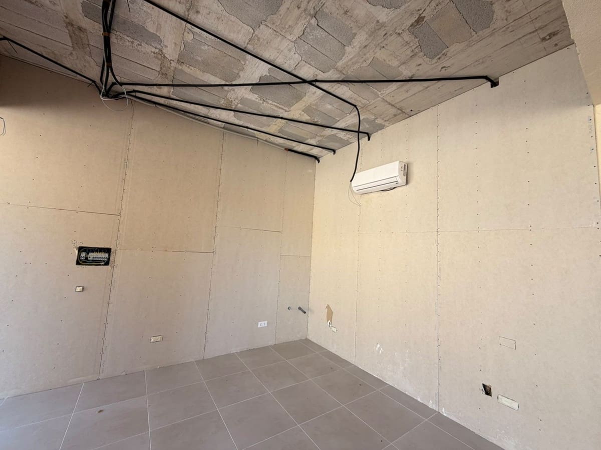 Komercyjne do wynajęcia w San Roque - 480 € (Ref: 10156199)