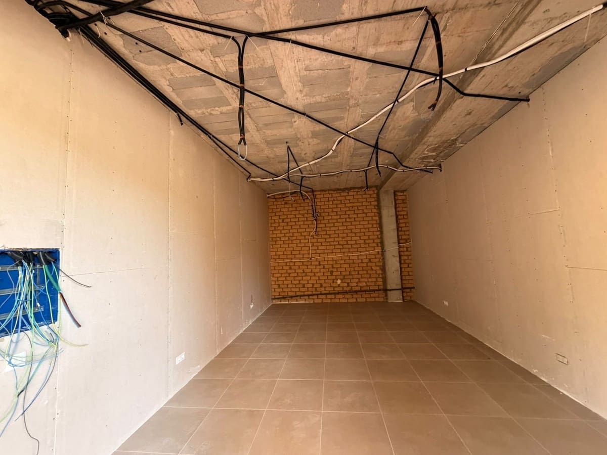 Komercyjne do wynajęcia w San Roque - 480 € (Ref: 10156199)