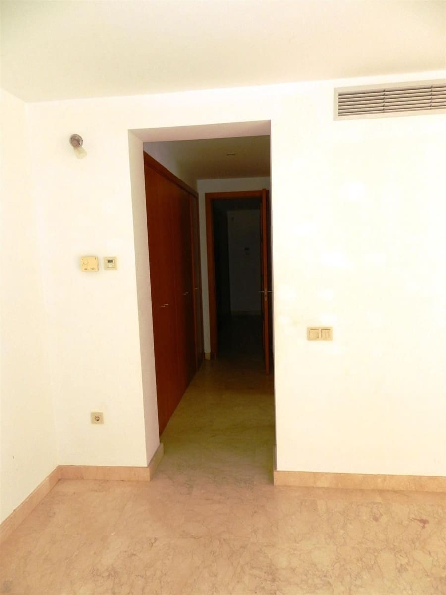 4 sypialnia Willa na sprzedaż w Sotogrande - 1 100 000 € (Ref: 8617567)