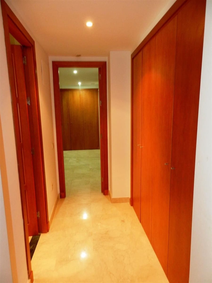 4 sypialnia Willa na sprzedaż w Sotogrande - 1 100 000 € (Ref: 8617567)