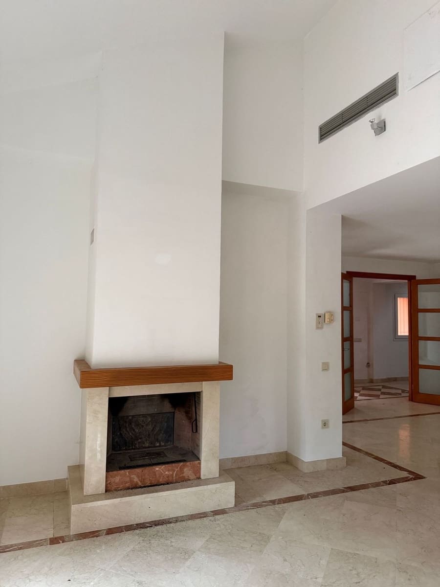 4 sypialnia Willa na sprzedaż w Sotogrande - 1 100 000 € (Ref: 8617567)