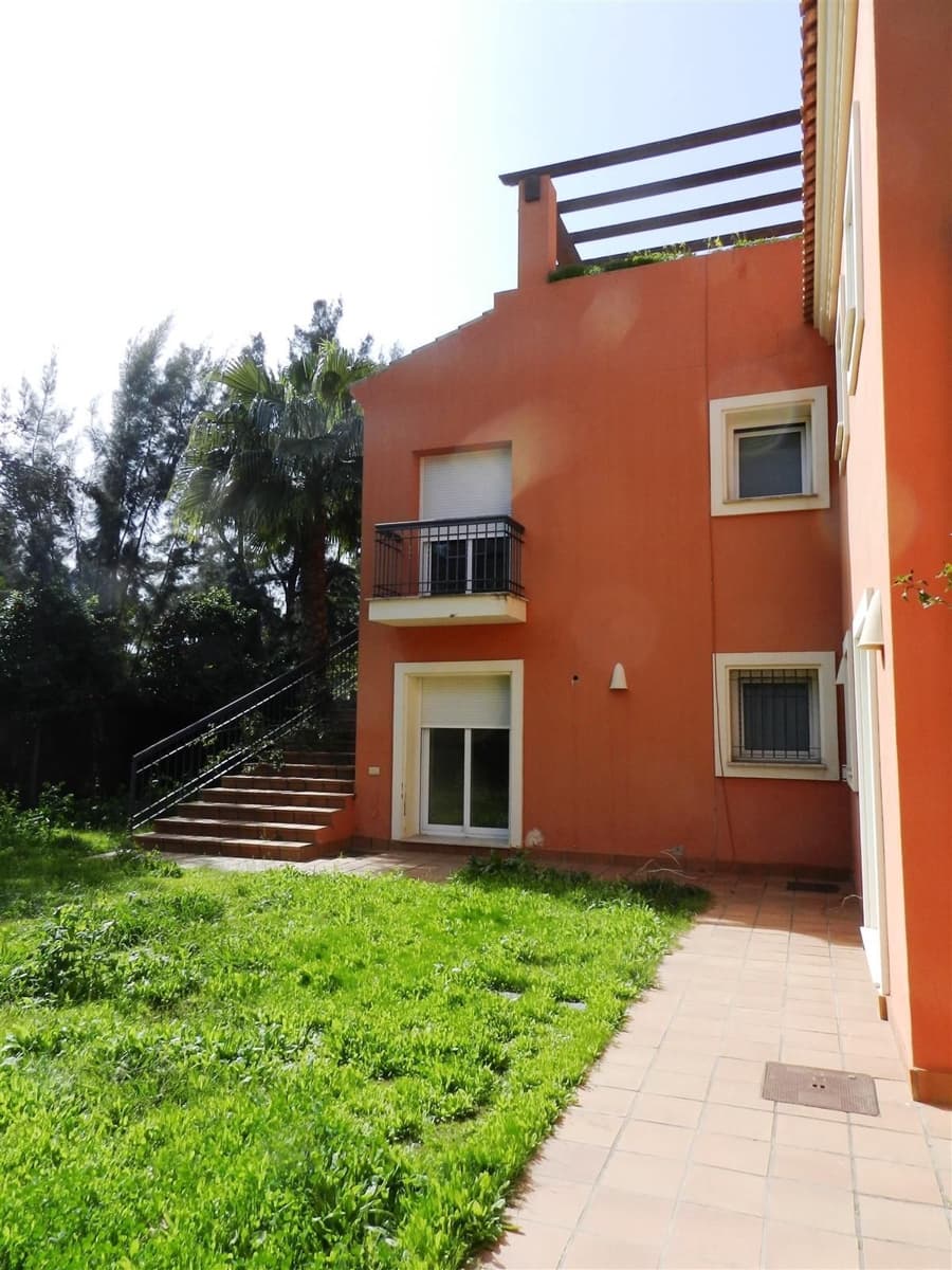 4 sypialnia Willa na sprzedaż w Sotogrande - 1 100 000 € (Ref: 8617567)