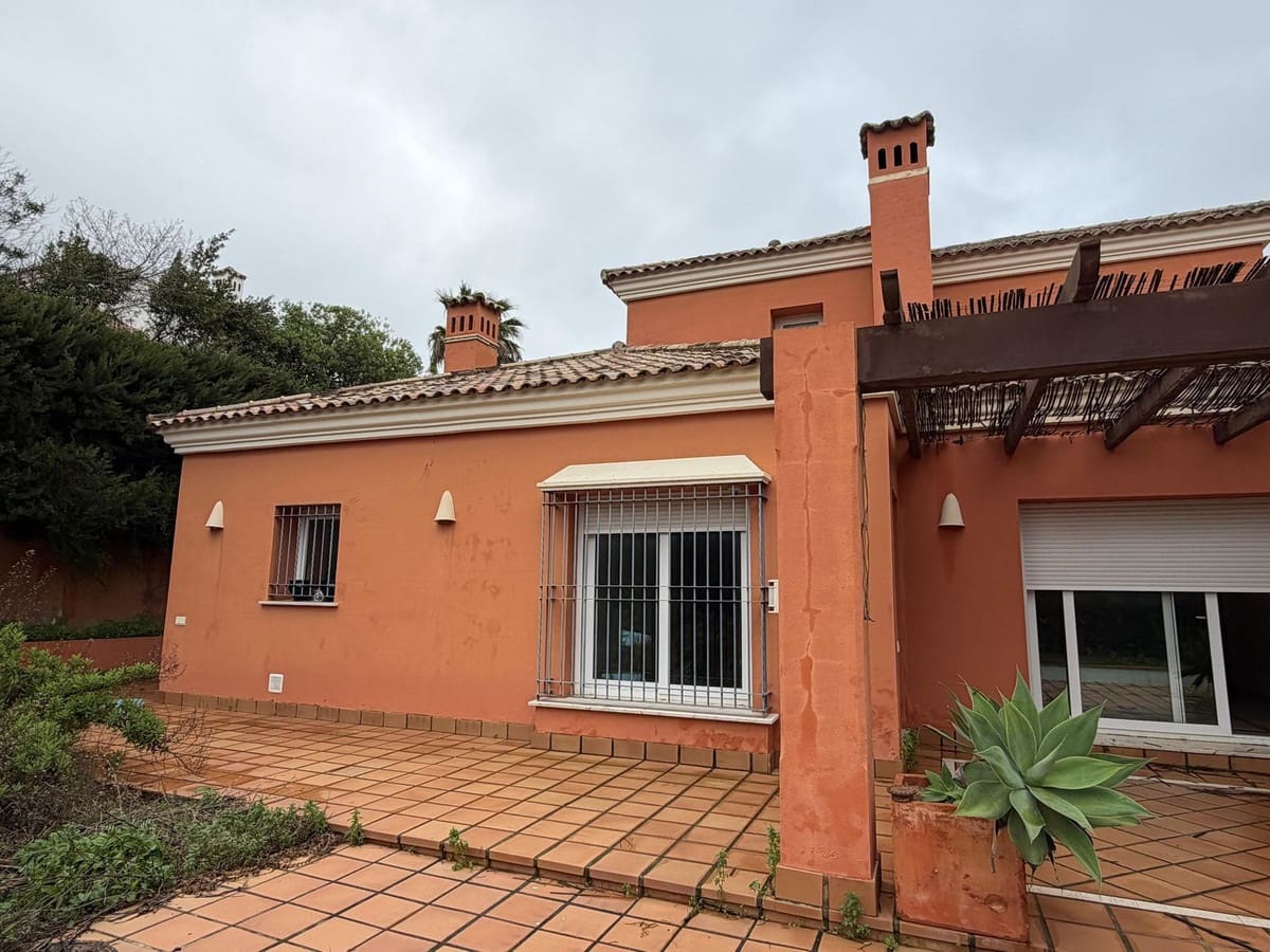 4 sypialnia Willa na sprzedaż w Sotogrande - 1 100 000 € (Ref: 8617567)