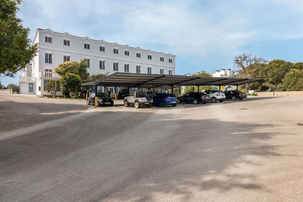 84 soveværelse Hotel til salg i San Roque - € 11.700.000 (Ref: 8617570)