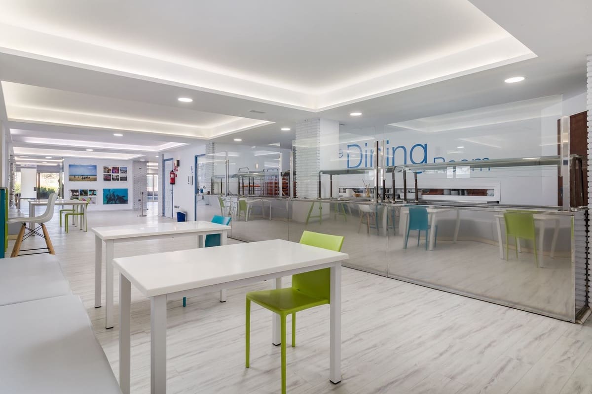 84 soveværelse Hotel til salg i San Roque - € 11.700.000 (Ref: 8617570)