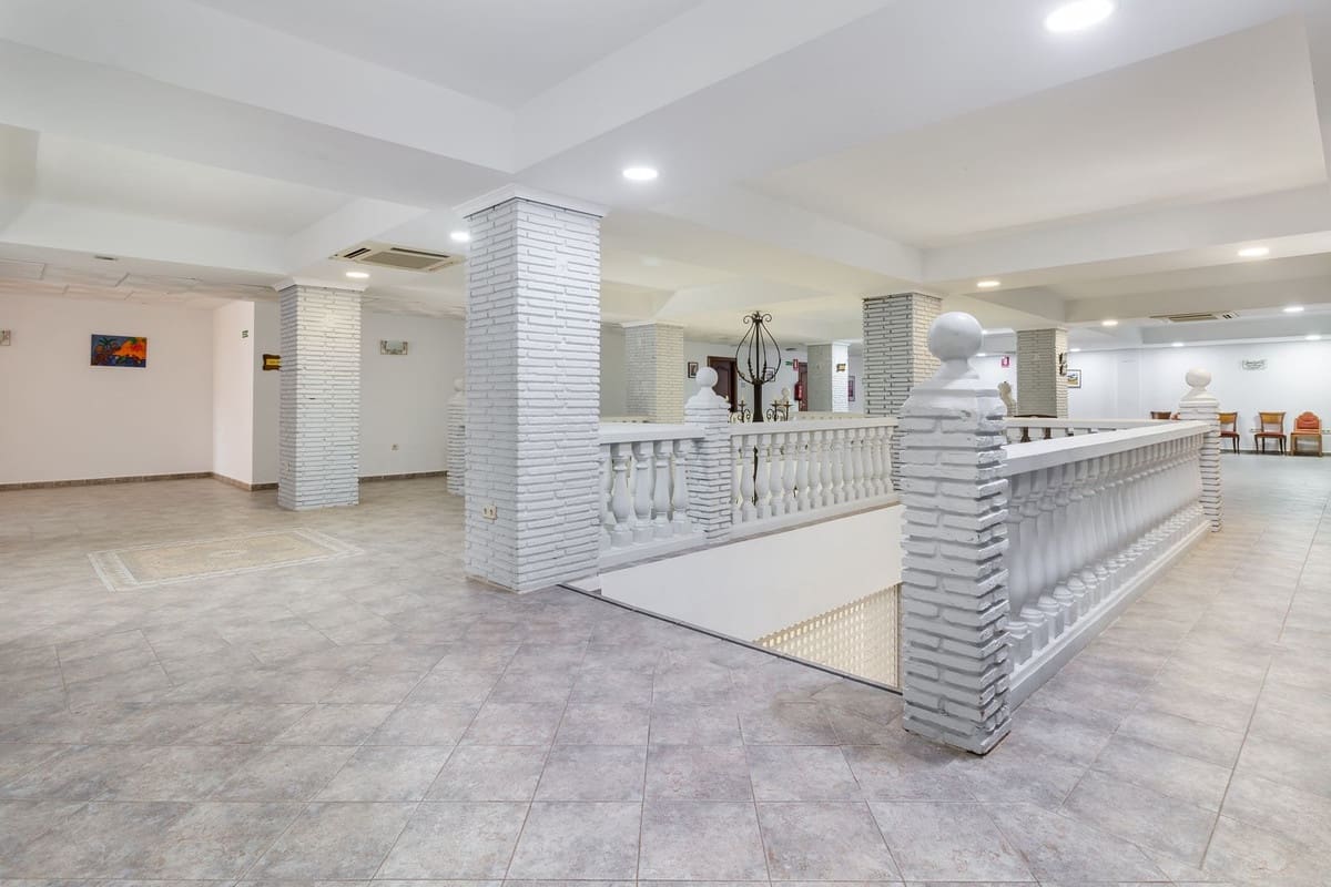 84 slaapkamer Hotel te koop in San Roque - € 9.500.000 (Ref: 8617570)