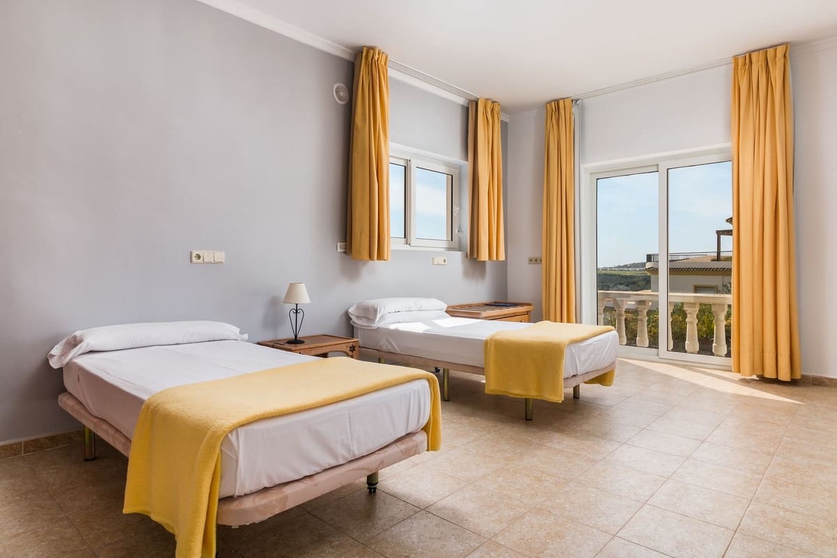 84 slaapkamer Hotel te koop in San Roque - € 9.500.000 (Ref: 8617570)