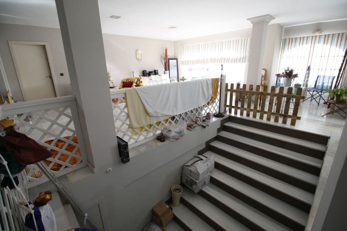 Firma/Unternehmen zu verkaufen in Torreguadiaro - 1.100.000 € (Ref: 8617587)