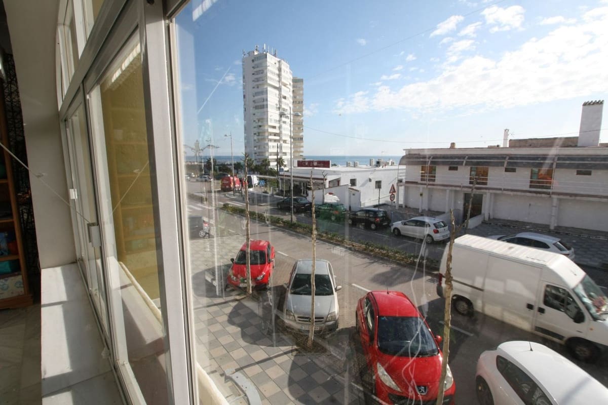 Företag till salu i Torreguadiaro - 1 100 000 € (Ref: 8617587)