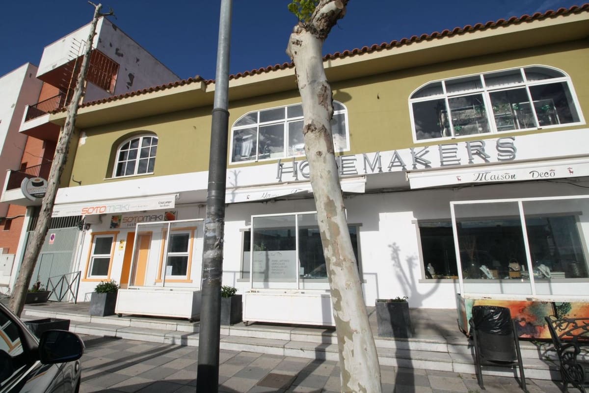 Business for sale in Torreguadiaro - € 1,100,000 (Ref: 8617587)