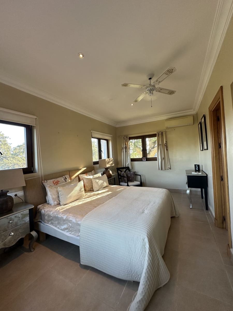 6 bedroom Villa for sale in Sotogrande - € 2,250,000 (Ref: 8742767)