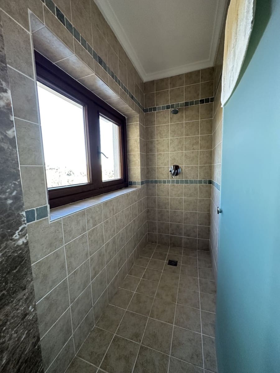 6 bedroom Villa for sale in Sotogrande - € 2,250,000 (Ref: 8742767)