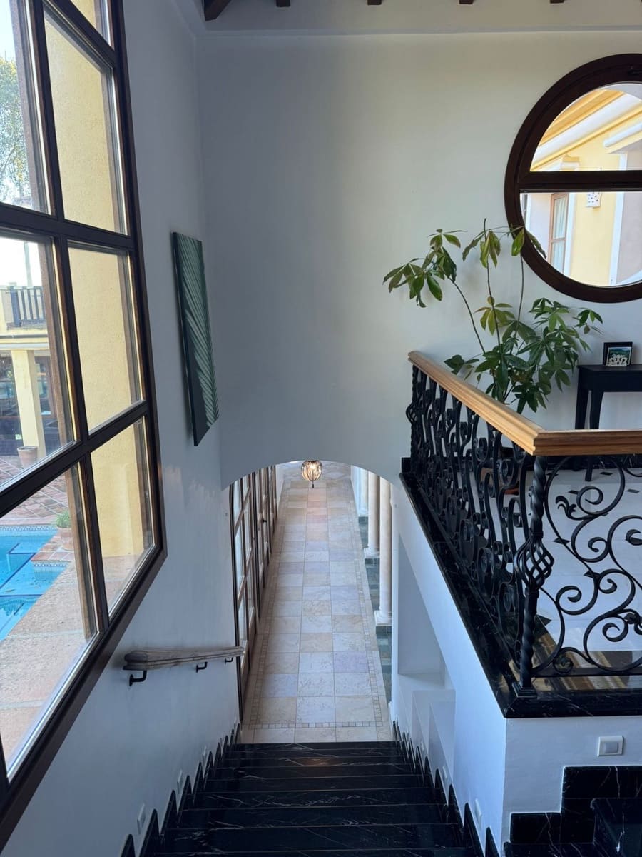 6 bedroom Villa for sale in Sotogrande - € 2,250,000 (Ref: 8742767)