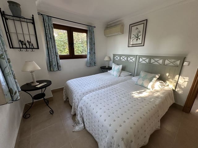 Chalet de 6 habitaciones en Sotogrande Alto, San Roque en venta - 2.250.000 € (Ref: 8742767)