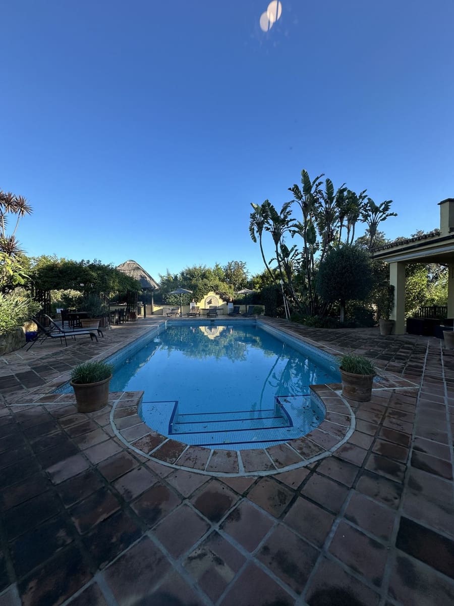 6 bedroom Villa for sale in Sotogrande - € 2,250,000 (Ref: 8742767)